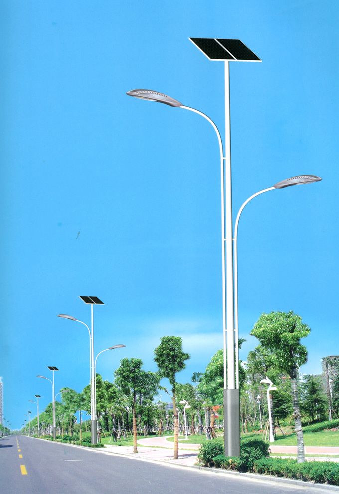 Path type solar street light